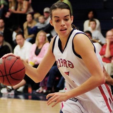 Louella Tomlinson SMC Alumni Playing Basketball